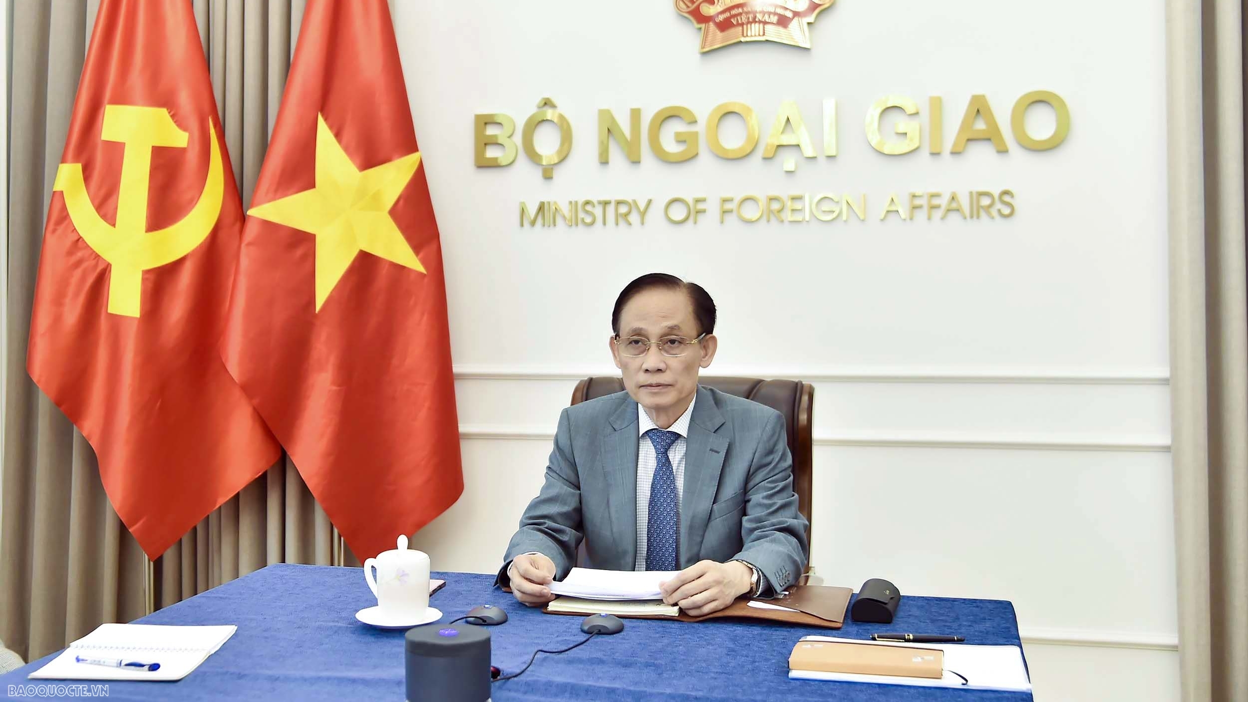 Bộ trưởng Ngoại giao Lê Hoài Trung điện đàm với Phó Chủ tịch Ủy ban châu Âu