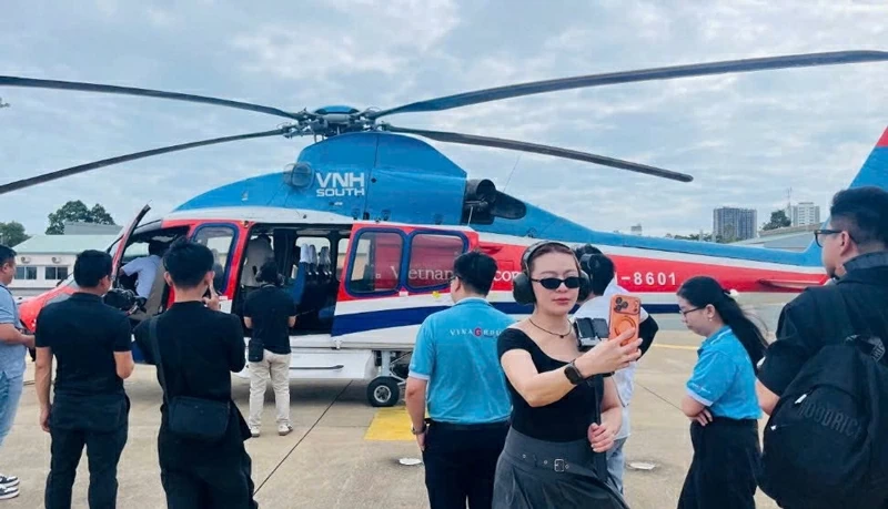 Các chuyến bay được phục vụ theo khung giờ cố định là 9 giờ và 15 giờ vào các ngày thứ sáu, thứ bảy và chủ nhật