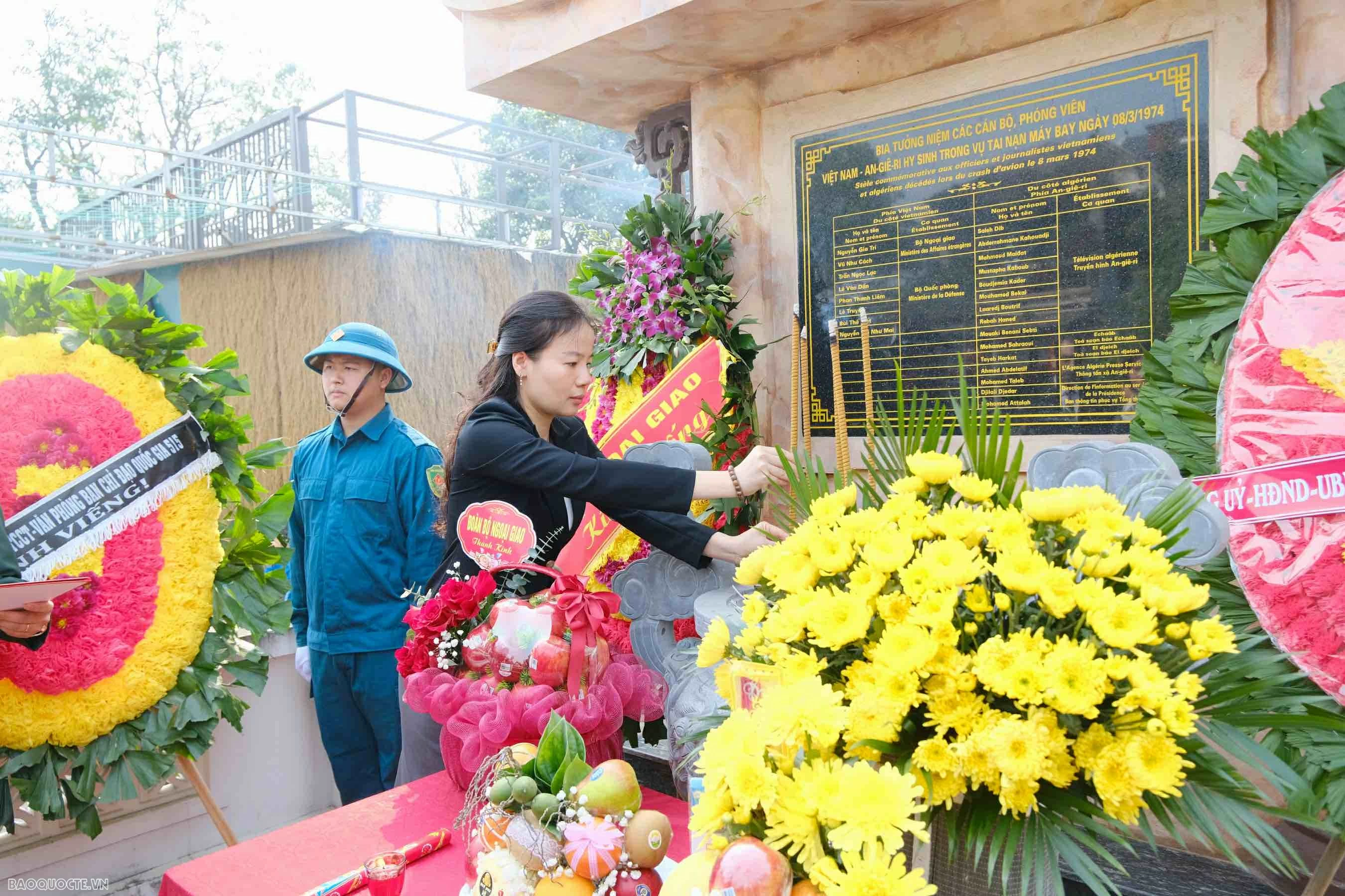 Lễ tưởng niệm 52 năm các cán bộ, phóng viên Việt Nam-Algeria hy sinh trong vụ tai nạn máy bay tại Sóc Sơn Lễ tưởng niệm 52 năm các cán bộ, phóng viên Việt Nam-Algeria hy sinh trong vụ tai nạn máy bay tại Sóc Sơn