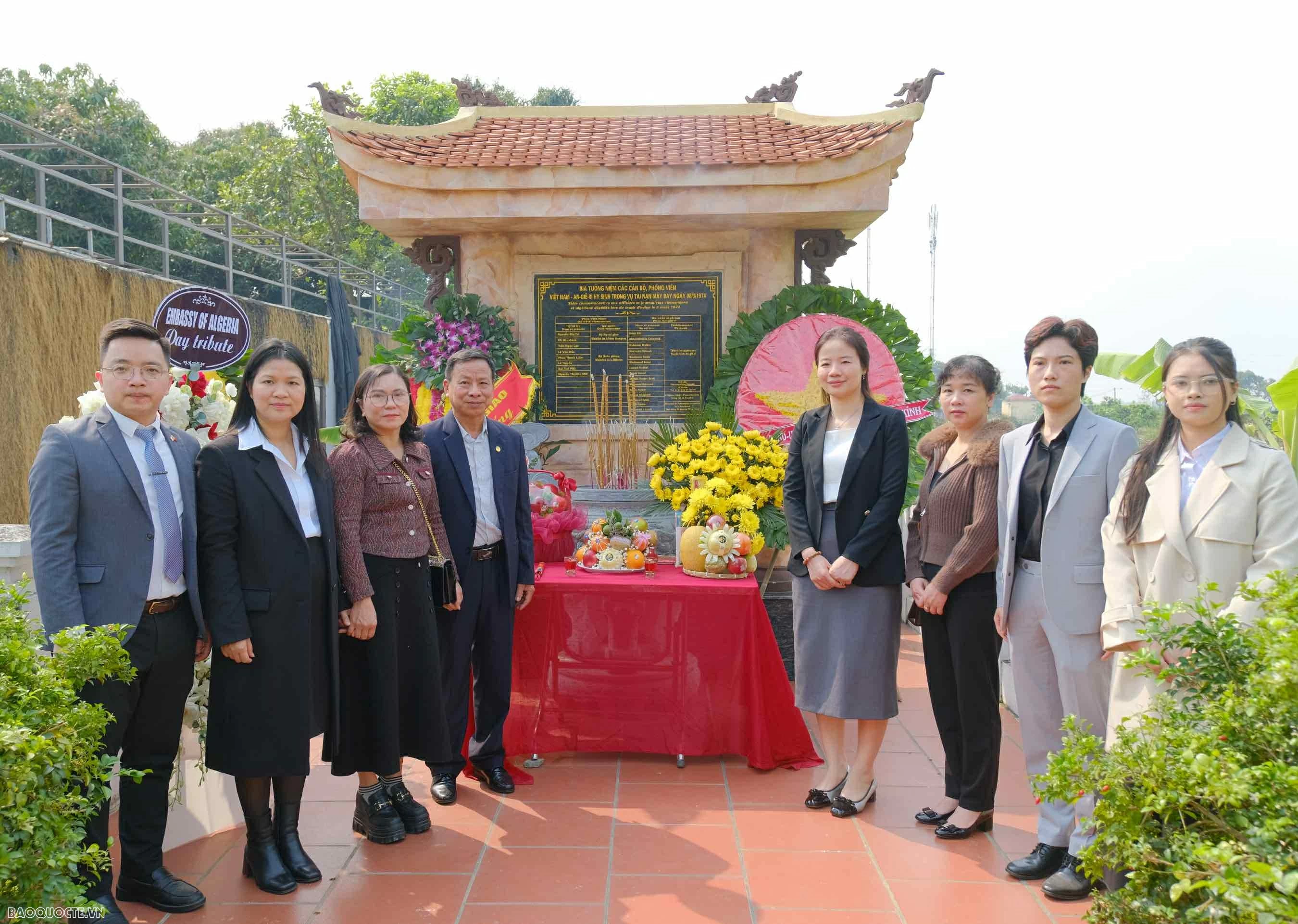 Lễ tưởng niệm 52 năm các cán bộ, phóng viên Việt Nam-Algeria hy sinh trong vụ tai nạn máy bay tại Sóc Sơn