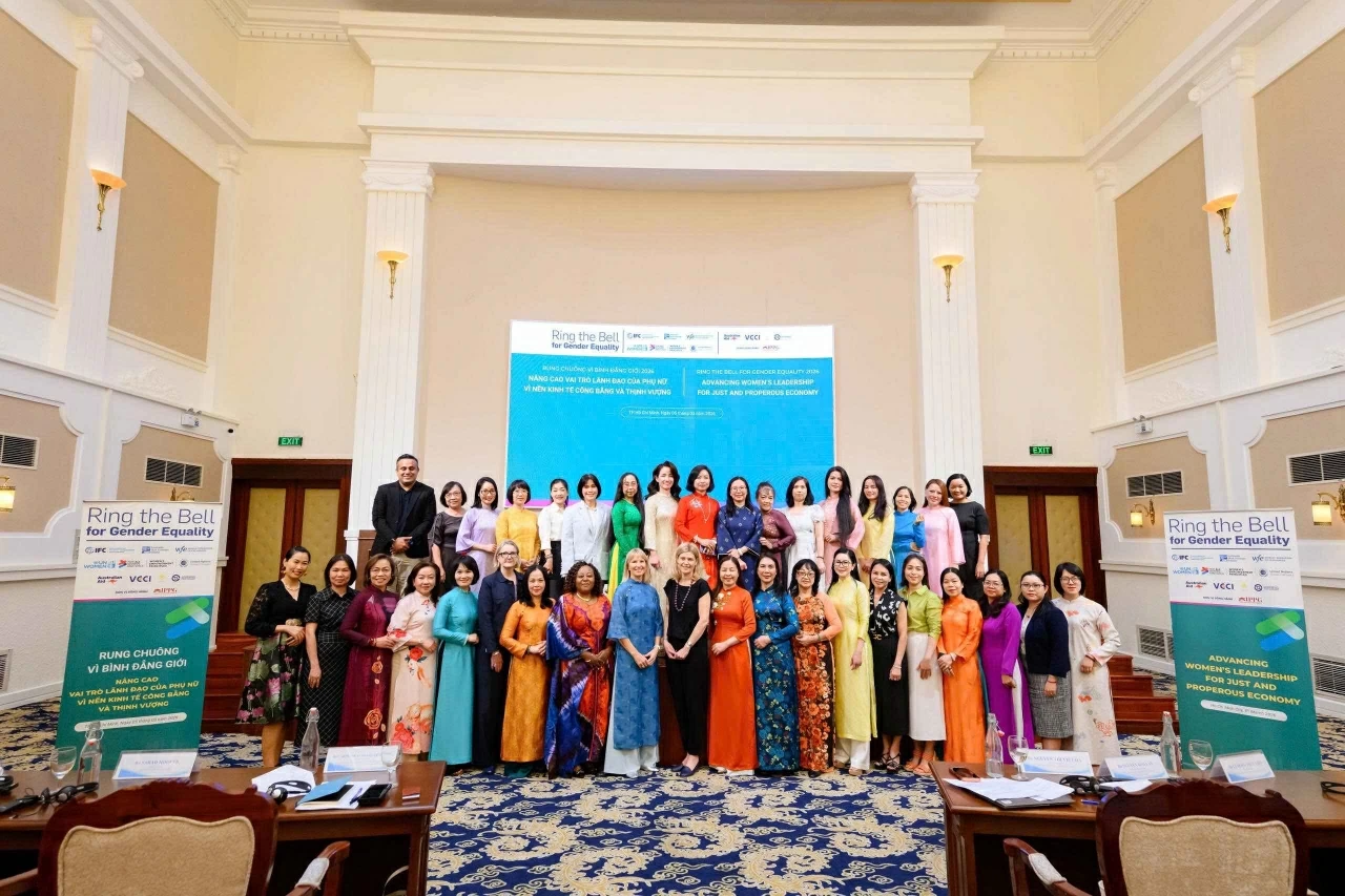 Nâng cao vai trò lãnh đạo của phụ nữ vì nền kinh tế công bằng và thịnh vượng Nâng cao vai trò lãnh đạo của phụ nữ vì nền kinh tế công bằng và thịnh vượng