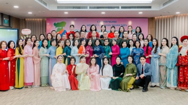 Cục Đối ngoại (Bộ Công an) trình diễn áo dài nhân Ngày quốc tế phụ nữ 8/3