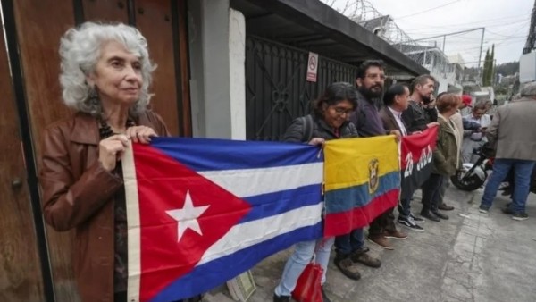 Quan hệ Cuba - Ecuador rạn nứt, Havana đóng cửa đại sứ quán ở Quito