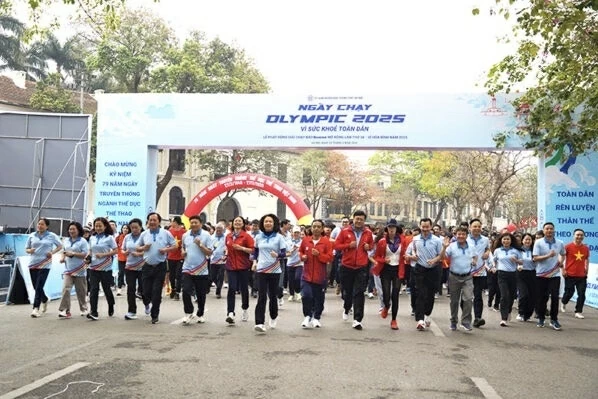 Hà Nội – thành phố của những bước chạy Hà Nội – thành phố của những bước chạy