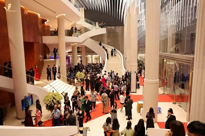 'Khổng Tước' mê hoặc khán giả Hà Nội trong đêm công diễn đầu tiên 'Khổng Tước' mê hoặc khán giả Hà Nội trong đêm công diễn đầu tiên