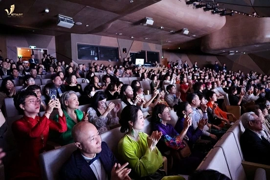 'Khổng Tước' mê hoặc khán giả Hà Nội trong đêm công diễn đầu tiên