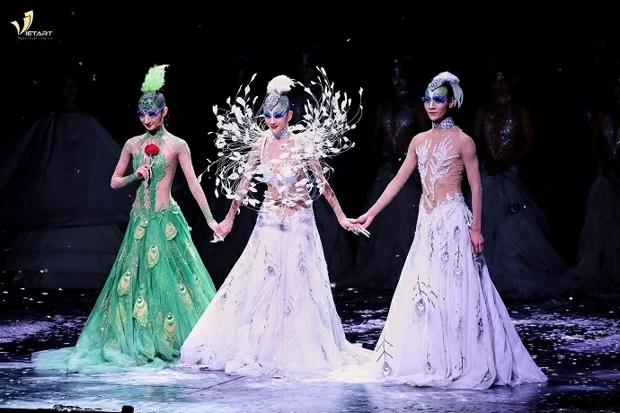 'Khổng Tước' mê hoặc khán giả Hà Nội trong đêm công diễn đầu tiên