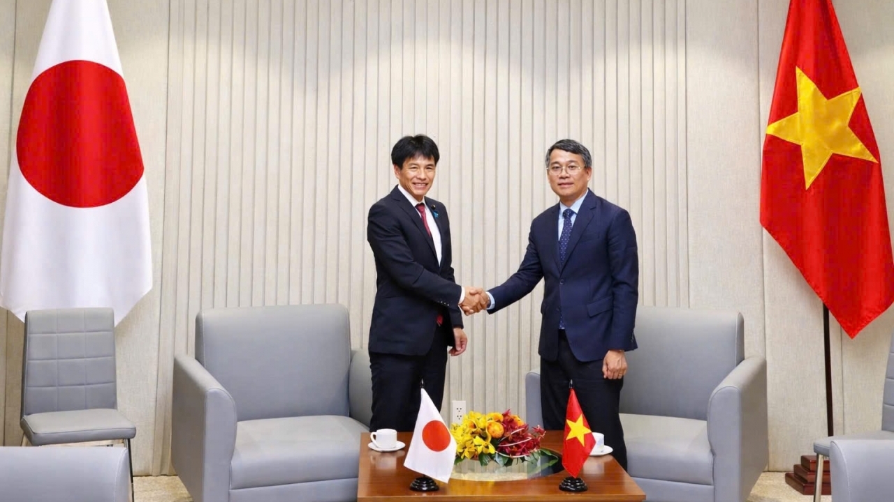 Thứ trưởng Ngoại giao Nguyễn Minh Vũ tiếp Thứ trưởng Ngoại giao Nhật Bản bên lề Lễ hội Việt-Nhật lần thứ 11