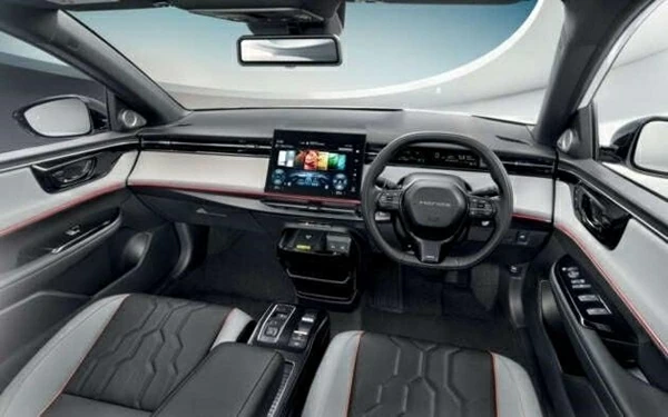 Khoang nội thất của Honda e:N2 được thiết kế theo xu hướng số hóa với nhiều màn hình hiển thị hiện đại.