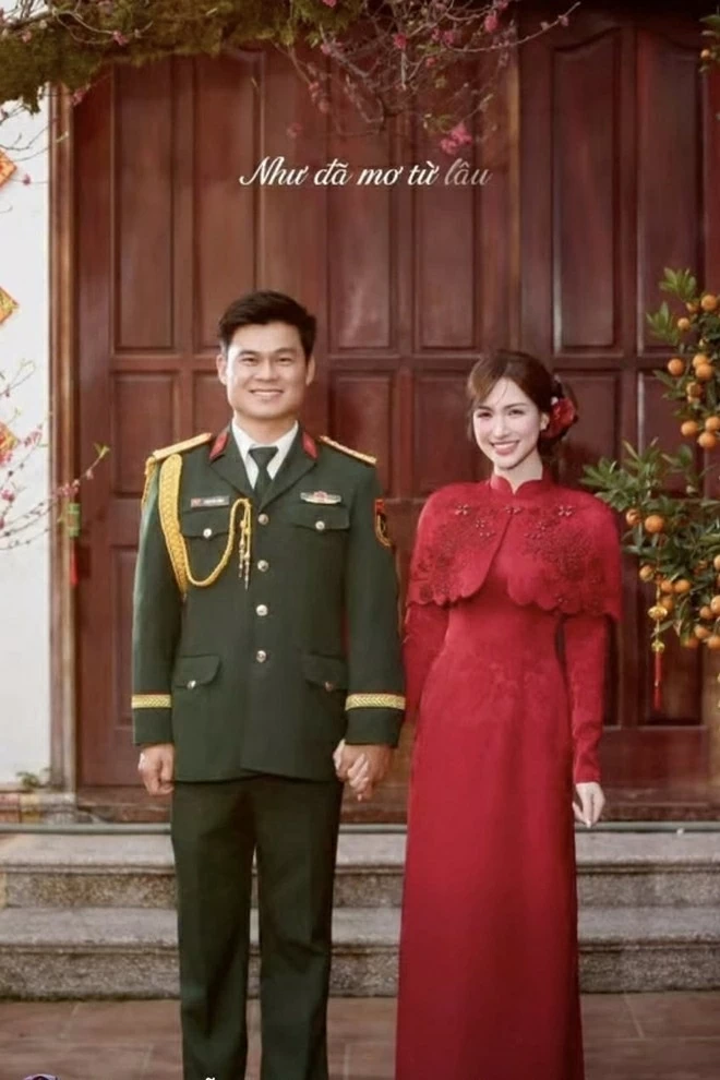 Hòa Minzy bất ngờ công khai bạn trai