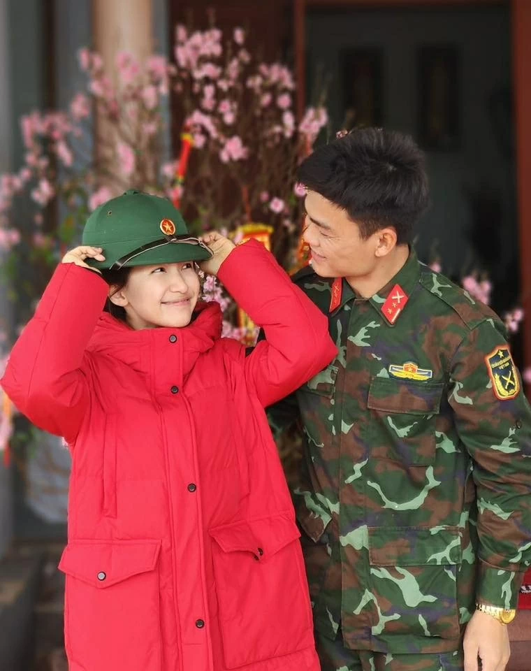 Hòa Minzy bất ngờ công khai bạn trai Hòa Minzy bất ngờ công khai bạn trai