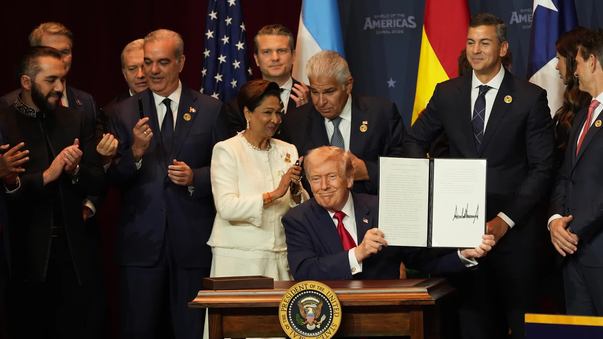 Tính toán phía sau Lá chắn châu Mỹ