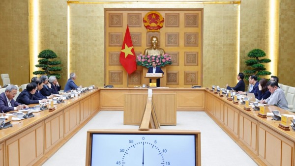 Thủ tướng: Kiên định mục tiêu giữ vững ổn định kinh tế, tăng trưởng 10%