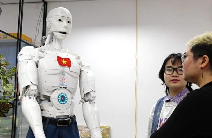 Chủ động định hình luật chơi trong kỷ nguyên số: Đặt quyền con người vào vị trí trung tâm