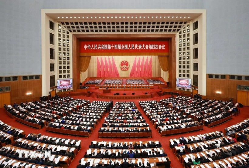 Ảnh ấn tượng: Trung Quốc hướng tới mục tiêu mới, Đệ nhất Phu nhân Mỹ lần đầu chủ trì cuộc họp LHQ, một di sản UNESCO bị tàn phá, Thung lũng Chết nở hoa