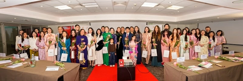 Áo dài Fashion Week 2026: Tôn vinh di sản Việt trên sân khấu thời trang quốc tế Áo dài Fashion Week 2026: Tôn vinh di sản Việt trên sân khấu thời trang quốc tế