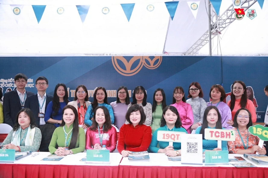 Ngành kinh tế-tài chính trước làn sóng chuyển đổi số: Cơ hội mới cho nguồn nhân lực chất lượng cao Ngành kinh tế-tài chính trước làn sóng chuyển đổi số: Cơ hội mới cho nguồn nhân lực chất lượng cao