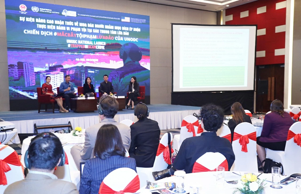 Các đại biểu tham gia phiên thảo luận tại sự kiện. (Ảnh: Thành Long) Các đại biểu tham gia phiên thảo luận tại sự kiện. (Ảnh: Thành Long)