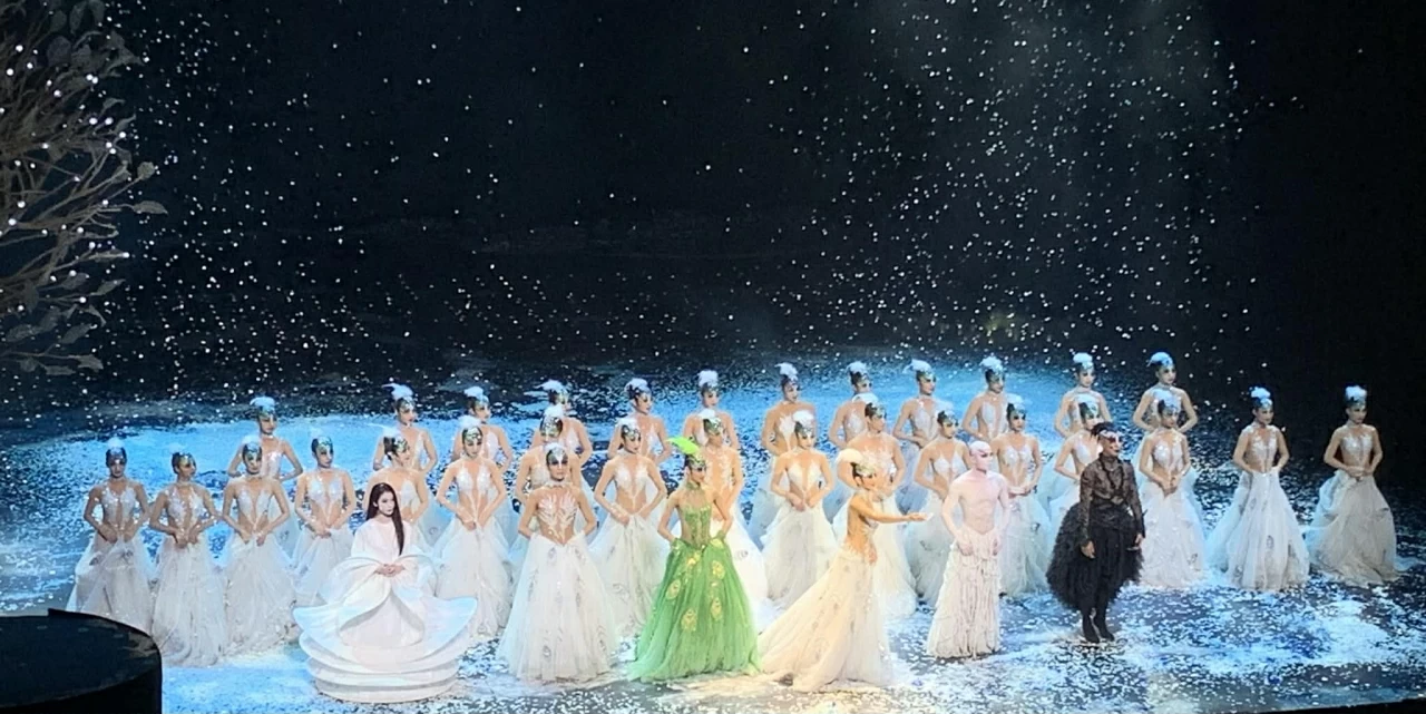 Dư âm ‘Khổng Tước’ sau những đêm diễn ấn tượng tại Hà Nội Dư âm ‘Khổng Tước’ sau những đêm diễn ấn tượng tại Hà Nội