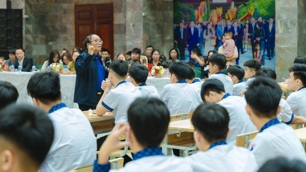 Đánh thức bản lĩnh và sự thấu cảm cho học sinh