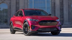 Top 10 xe ô tô bán chậm nhất tháng 2/2026: Ford Mustang Mach-E đội sổ