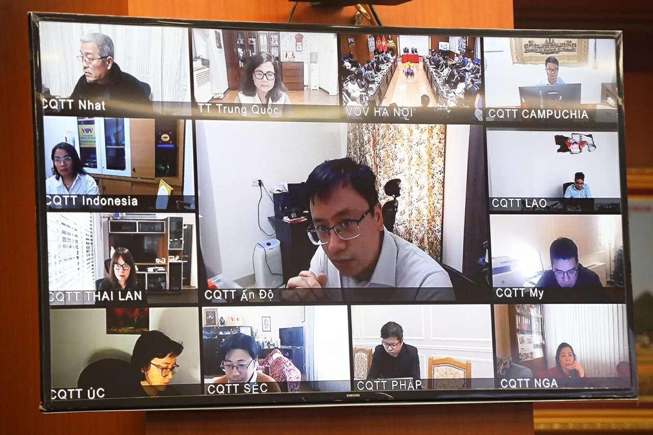 Buổi làm việc còn có sự tham dự của 13 Cơ quan thường trú VOV tại nước ngoài. (Ảnh: Thành Long)