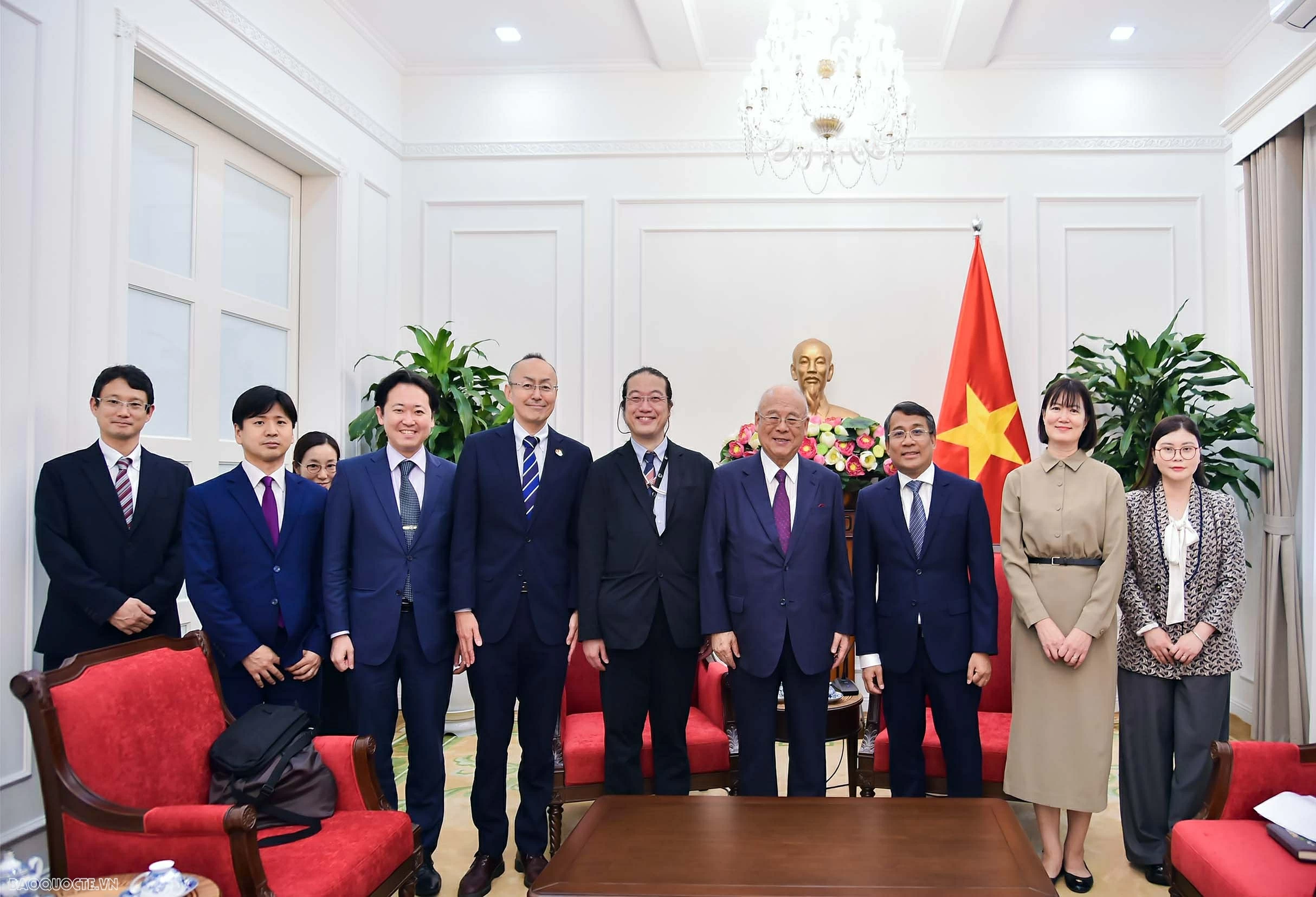 Thứ trưởng Thường trực Ngoại giao Nguyễn Minh Vũ tiếp Cố vấn đặc biệt Liên minh nghị sĩ hữu nghị Nhật-Việt