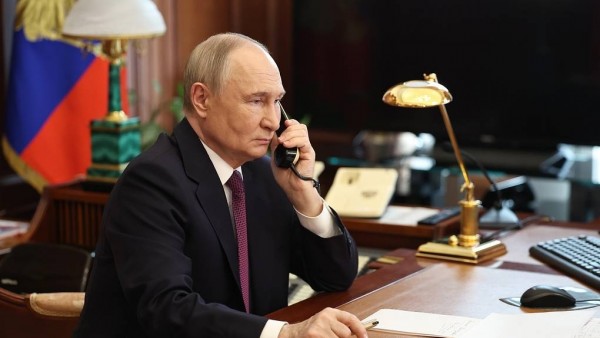 Giữa lúc xung đột Trung Đông khốc liệt, Tổng thống Nga Putin điện đàm với người đồng cấp Mỹ Donald Trump