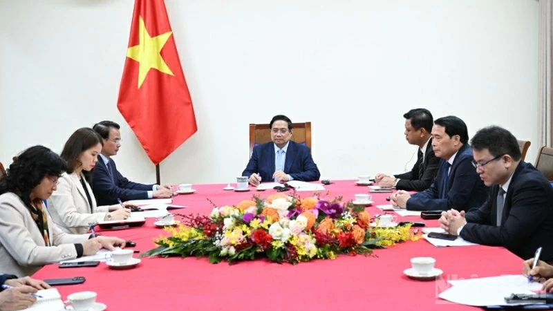 Thủ tướng Chính phủ Phạm Minh Chính điện đàm với Tổng thống Các tiểu vương quốc Arab thống nhất Sheikh Mohammed bin Zayed Al-Nahyan Thủ tướng Chính phủ Phạm Minh Chính điện đàm với Tổng thống Các tiểu vương quốc Arab thống nhất Sheikh Mohammed bin Zayed Al-Nahyan
