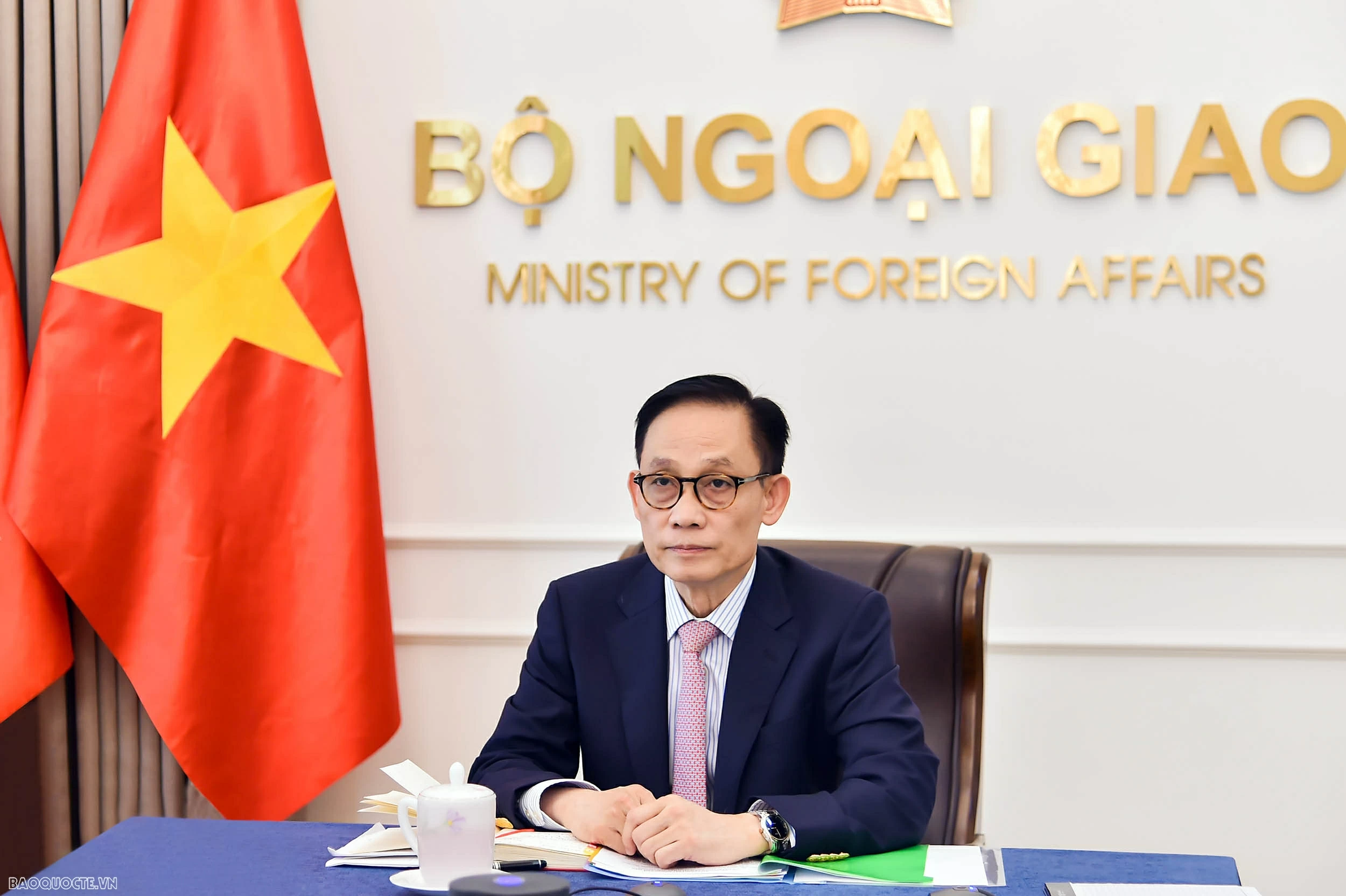 Ủy viên Bộ Chính trị, Bộ trưởng Ngoại giao Lê Hoài Trung điện đàm với Bộ trưởng Ngoại giao Hàn Quốc