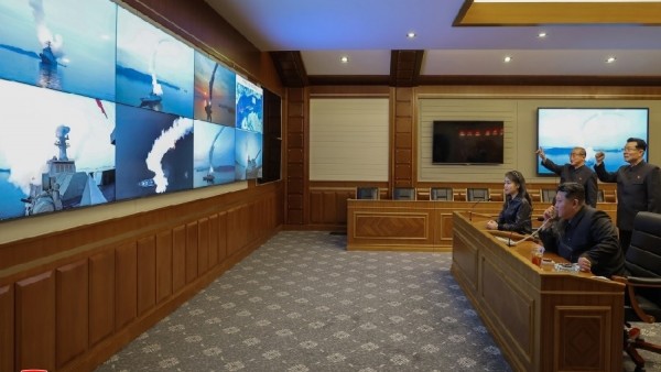 Triều Tiên phóng tên lửa từ tàu khu trục sau khi cảnh báo Mỹ-Hàn về 'hậu quả không thể tưởng tượng' do tập trận chung