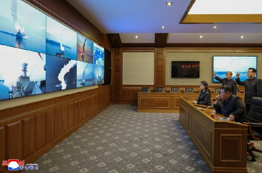 Triều Tiên phóng tên lửa từ tàu khu trục sau khi cảnh báo Mỹ-Hàn về hậu quả không thể tưởng tượng do tập trận chung