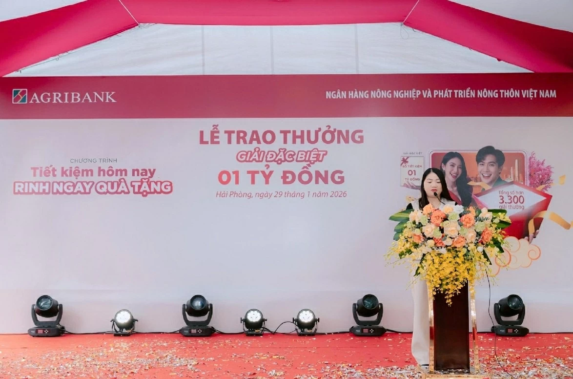 Gửi tiền tiết kiệm tại Agribank, khách hàng may mắn trúng giải đặc biệt 1 tỷ đồng