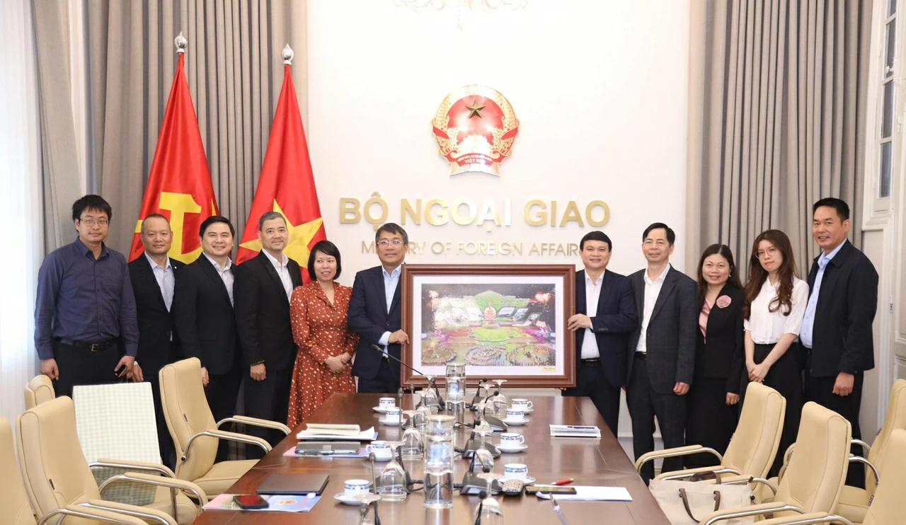 Các đại biểu chụp bức ảnh chung. (Ảnh: Thành Long)