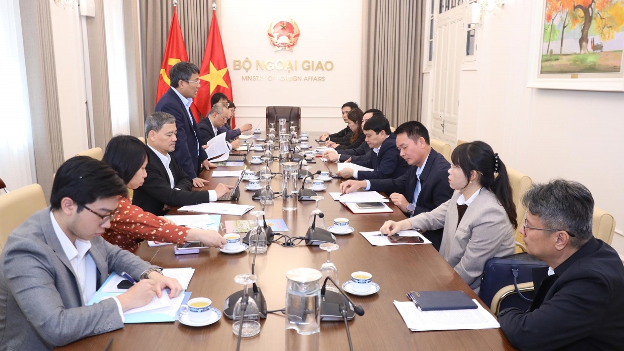 Thứ trưởng Thường trực Bộ Ngoại giao Nguyễn Minh Vũ làm việc với tỉnh Sơn La về tăng cường hợp tác quốc tế và phát triển khu vực biên giới