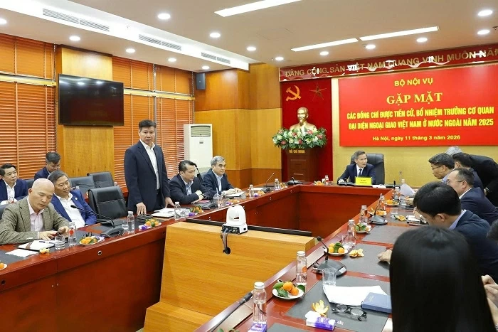 Đoàn Trưởng Cơ quan đại diện ngoại giao Việt Nam ở nước ngoài làm việc với Bộ Nội vụ Đoàn Trưởng Cơ quan đại diện ngoại giao Việt Nam ở nước ngoài làm việc với Bộ Nội vụ