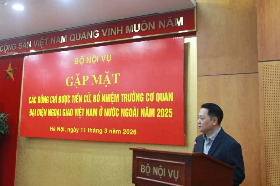 Đoàn Trưởng Cơ quan đại diện ngoại giao Việt Nam ở nước ngoài làm việc với Bộ Nội vụ Đoàn Trưởng Cơ quan đại diện ngoại giao Việt Nam ở nước ngoài làm việc với Bộ Nội vụ