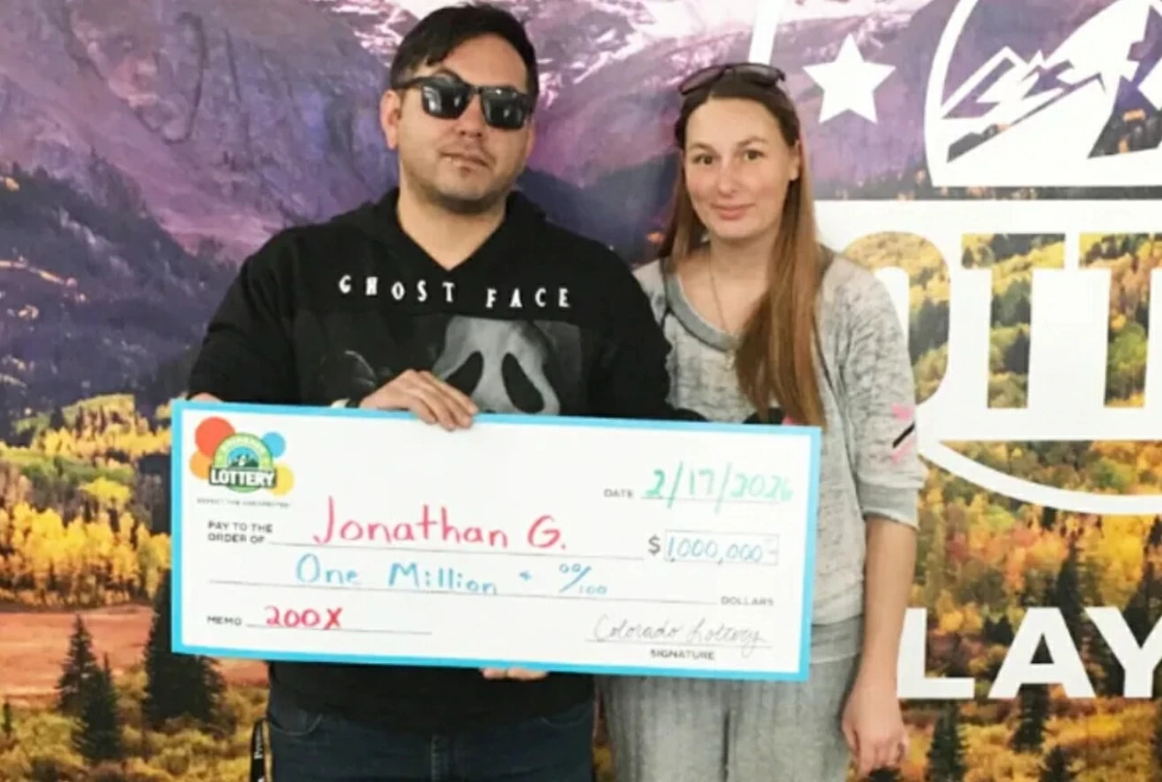 Linh cảm bất ngờ giúp người đàn ông trúng số 1 triệu USD