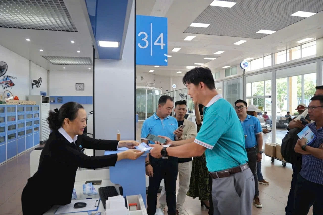 Trải nghiệm tour trực thăng ngắm TP.HCM và Vũng Tàu từ trên cao