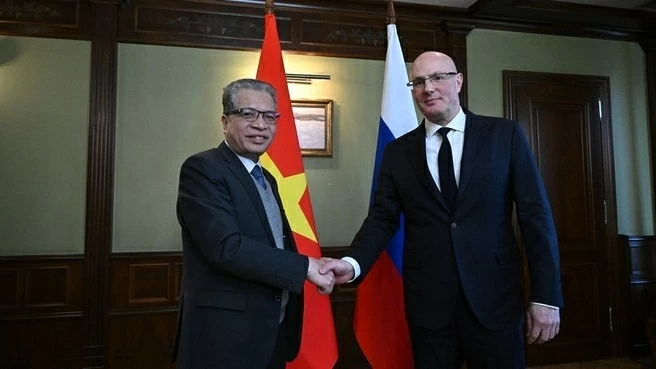 Đại sứ Đặng Minh Khôi gặp làm việc với Phó Thủ tướng Chính phủ Nga D. Chernyshenko
