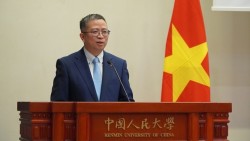 Đại sứ Phạm Thanh Bình trao đổi chuyên đề tại Đại học Nhân dân Trung Quốc