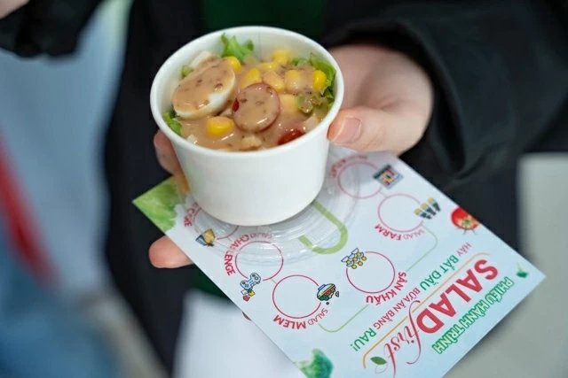 Trải nghiệm ăn rau theo tinh thần Salad First tại các hoạt động offline Trải nghiệm ăn rau theo tinh thần Salad First tại các hoạt động offline