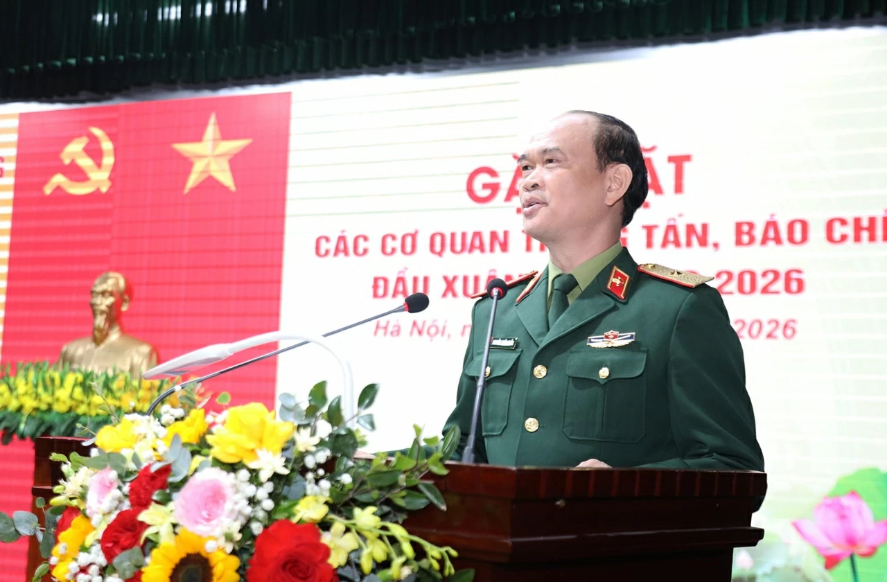 Bí thư Đảng ủy, Chính ủy Binh chủng Đặc công, Thiếu tướng Nguyễn Quốc Duẩn  phát biểu tại buổi gặp mặt. (Ảnh: Thành Long)