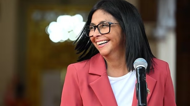 Quyết định bất ngờ của Tổng thống lâm thời Venezuela