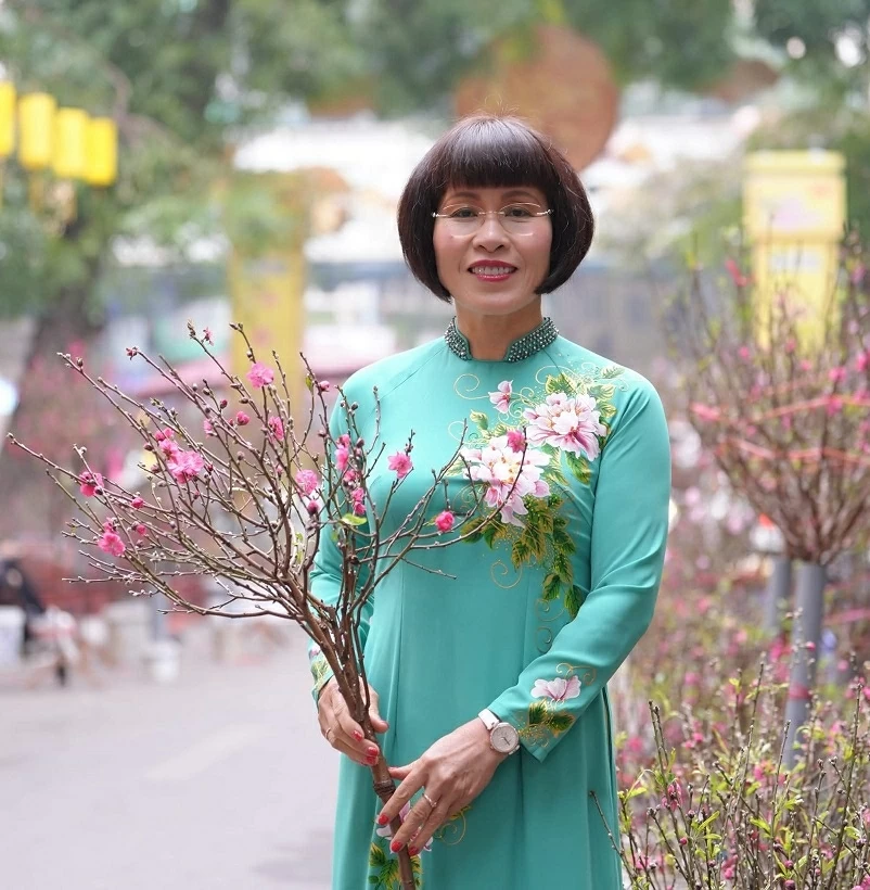 Từ châu Âu về nước để cầm lá phiếu cử tri