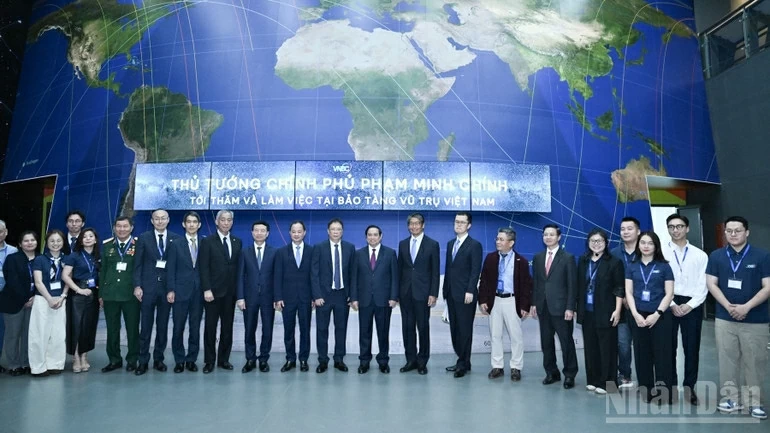 Từng bước hình thành hệ sinh thái ứng dụng công nghệ vũ trụ của Việt Nam