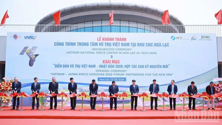 Từng bước hình thành hệ sinh thái ứng dụng công nghệ vũ trụ của Việt Nam Từng bước hình thành hệ sinh thái ứng dụng công nghệ vũ trụ của Việt Nam