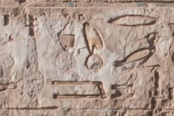 Phát hiện 43.000 mảnh gốm vỡ cổ tại Athribis, Ai Cập