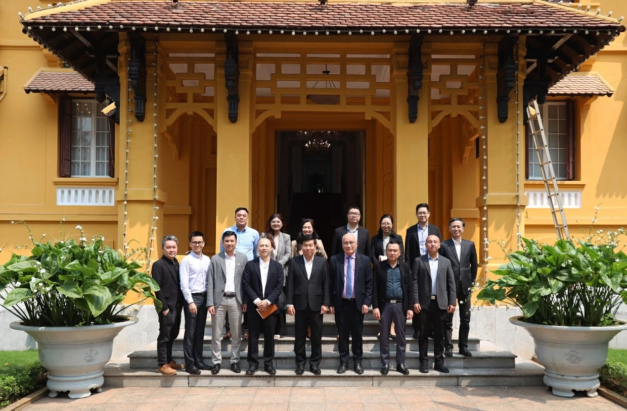 Các đại biểu chụp ảnh chung. (Ảnh: Thành Long)