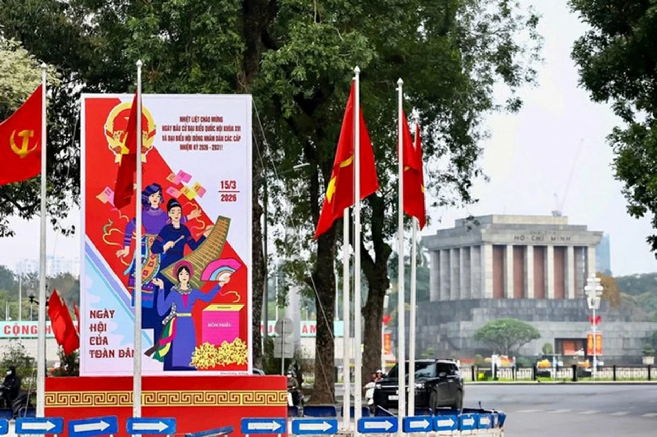 Hà Nội cờ hoa rực rỡ trước thềm cuộc bầu cử đại biểu Quốc hội khóa XVI và đại biểu HĐND các cấp. (Nguồn: VGP) Hà Nội cờ hoa rực rỡ trước thềm cuộc bầu cử đại biểu Quốc hội khóa XVI và đại biểu HĐND các cấp. (Nguồn: VGP)